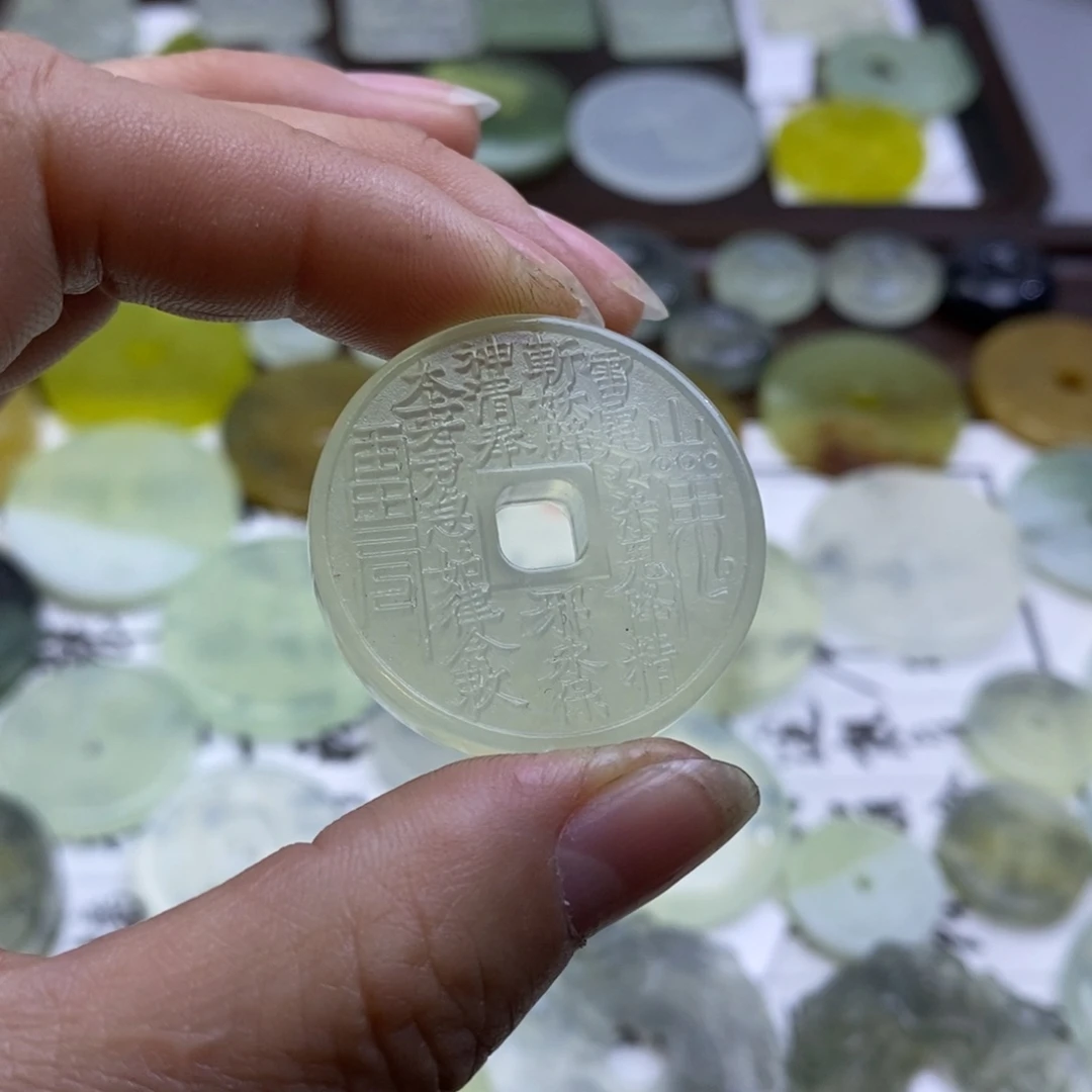 蛇纹石玉颈饰未镶嵌沉*颈饰