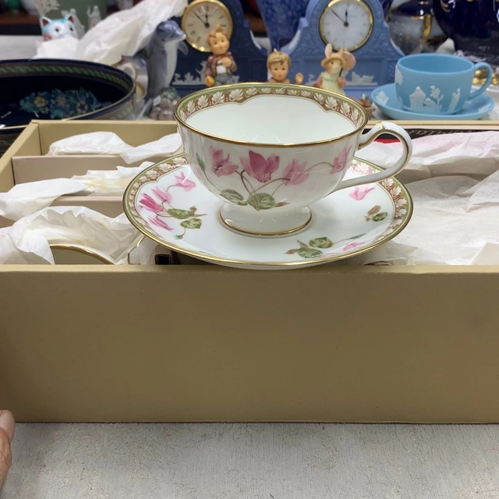 紫砂金瓷阁精品瓷器店