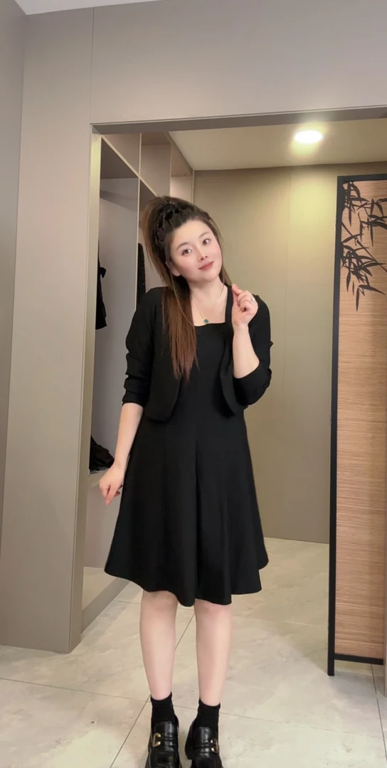 【婷婷】2025秋季新款时尚洋气修身显瘦25552气质小黑连衣裙套装