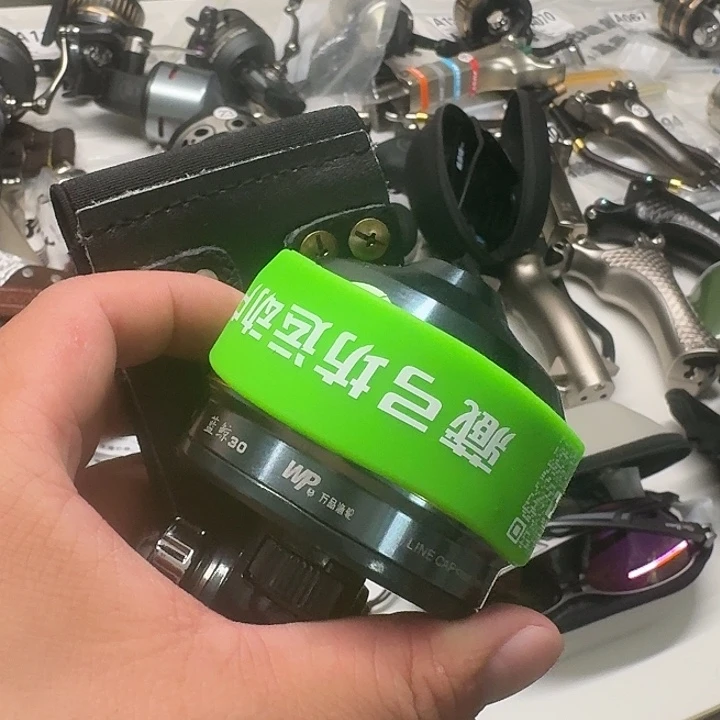 070号蓝鲸30送魔术贴腕带