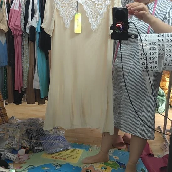 吊带M沂宝衣橱品牌折扣清仓