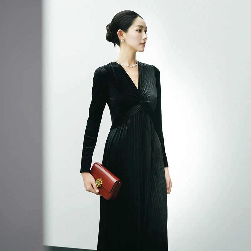 【双色全尺码】EP雅莹2025新款复古优雅V领收腰显瘦百褶连衣裙4625A