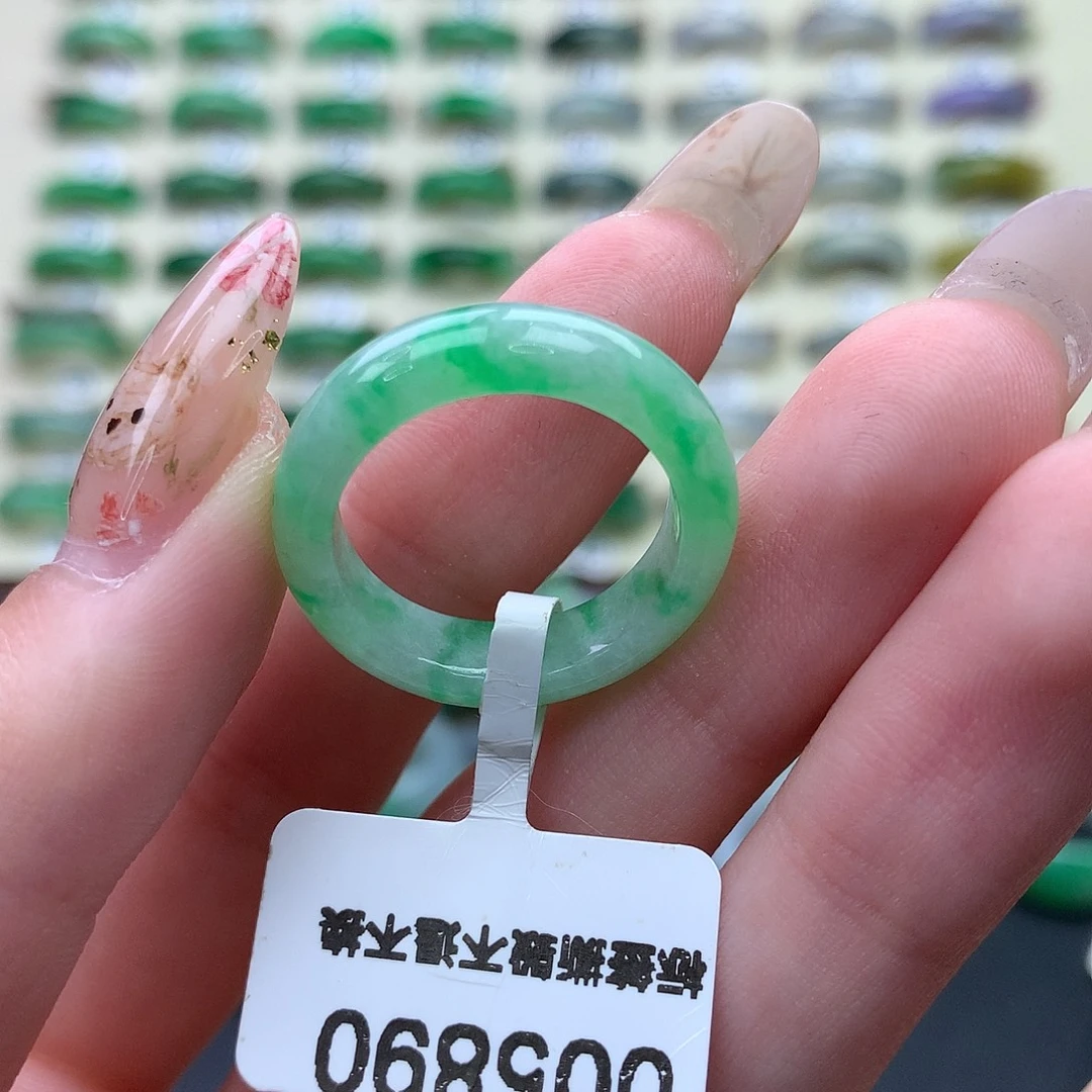 翡翠未镶嵌戒指港18