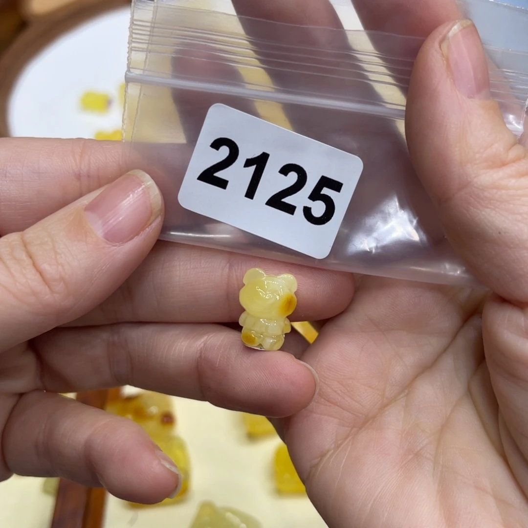 琥珀珠宝奇石未镶嵌