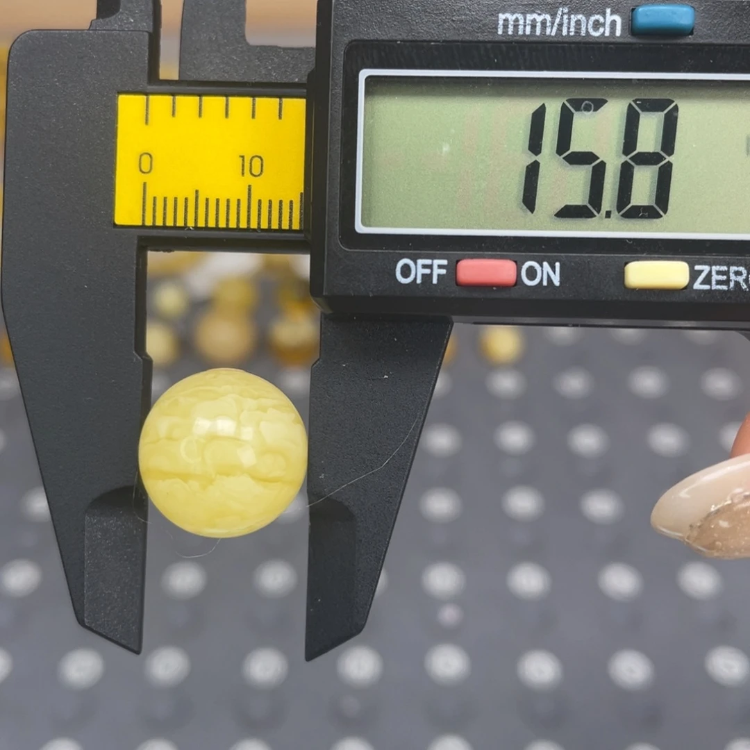 琥珀未镶嵌裸石106