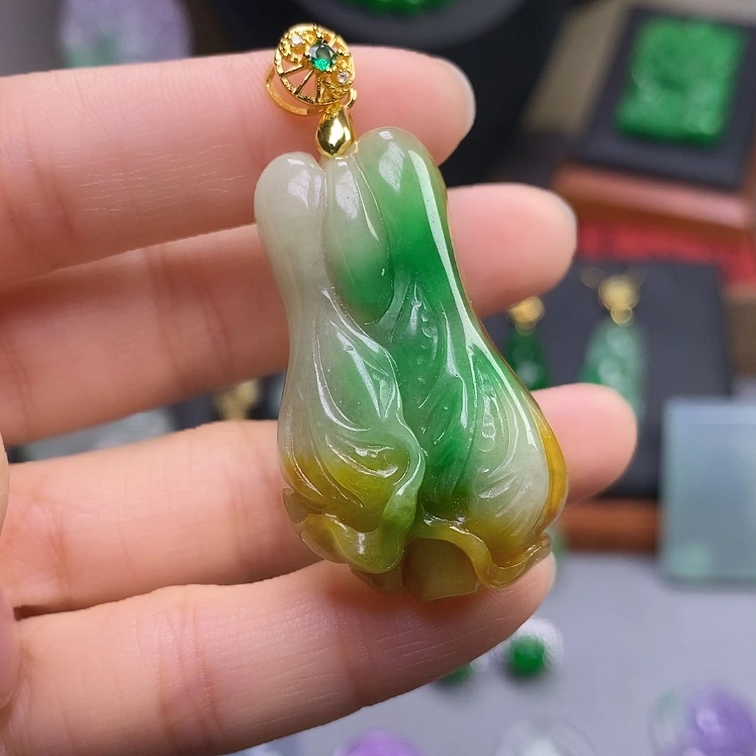 吊坠(赠链)未镶嵌翡翠
