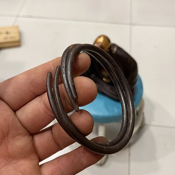 傅***野中古品有微瑕，谨慎入手