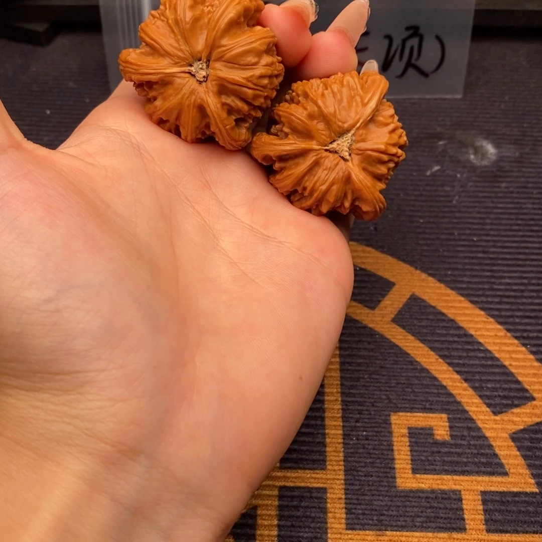 初***丶吊坠文玩核桃白狮子