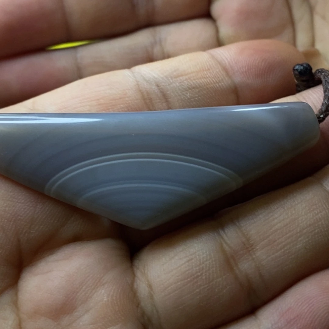 未镶嵌颈饰玛瑙/玉髓锁骨牌