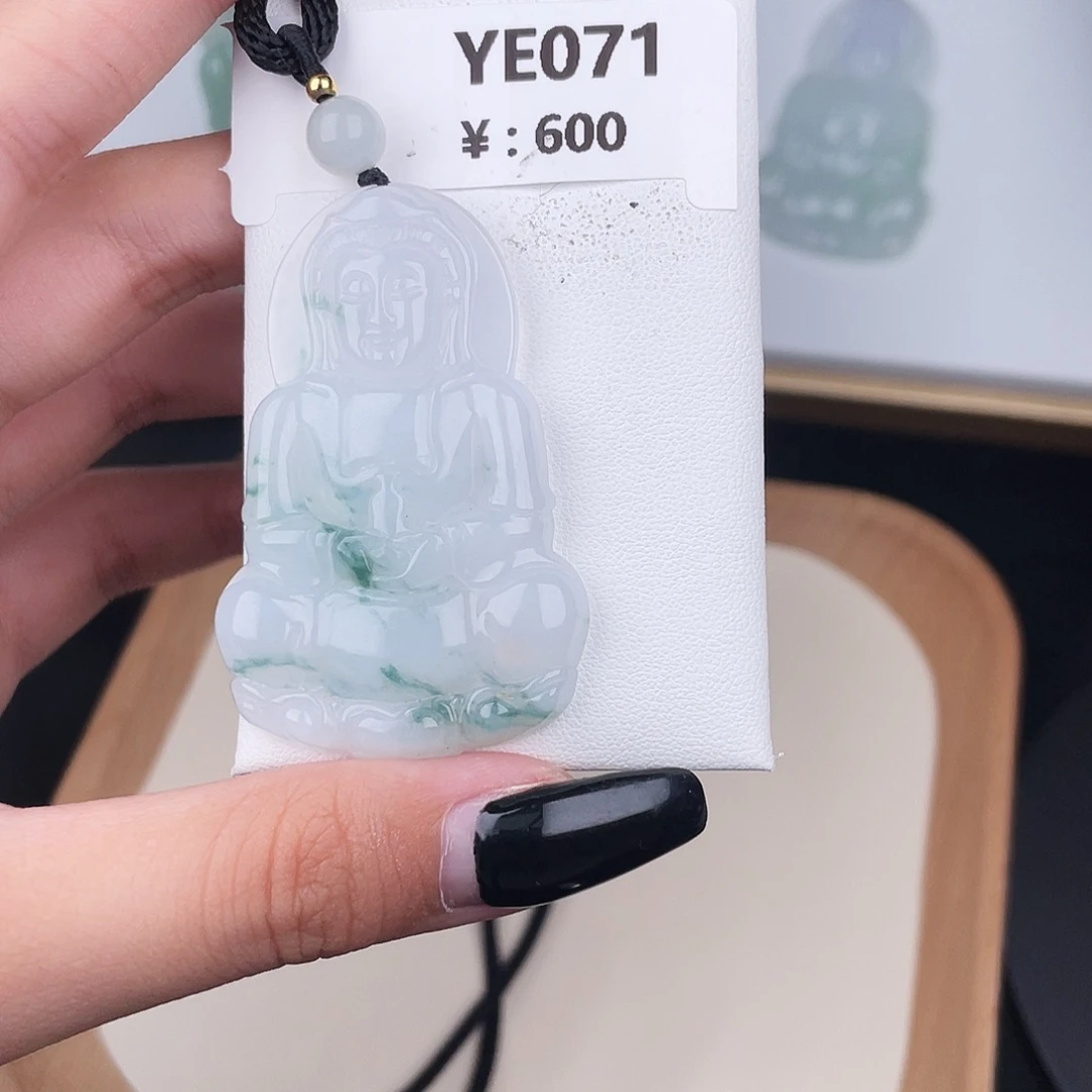 翡翠未镶嵌颈饰YE071