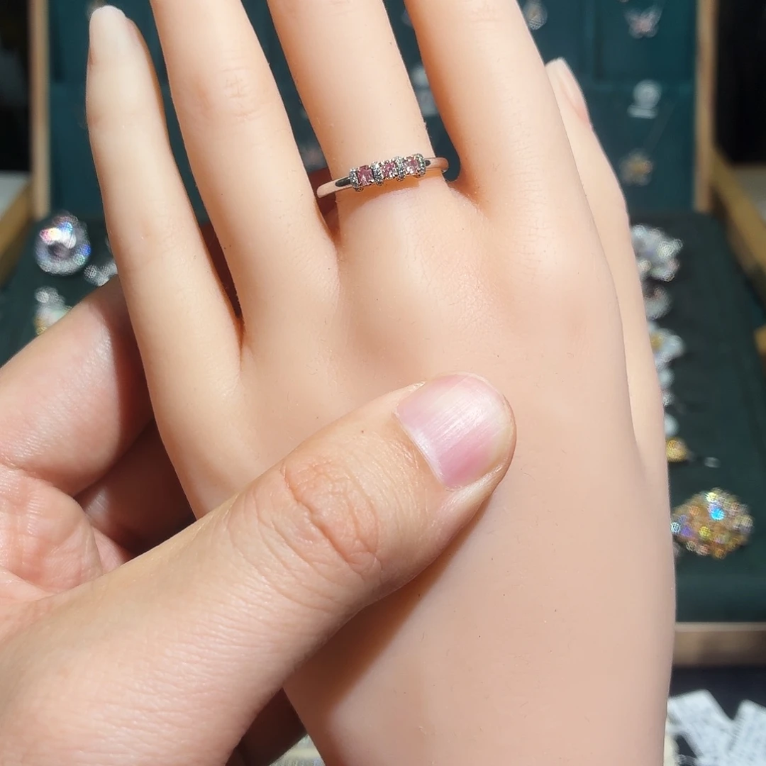 戒指/指环钻石18K金镶嵌