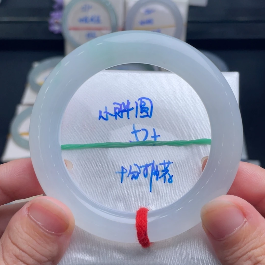 翡翠未镶嵌手镯翡翠手镯