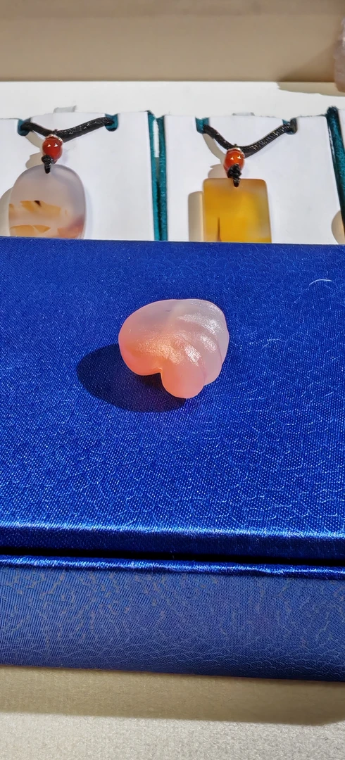 天然玛瑙巧色巧雕小猫抓可爱
