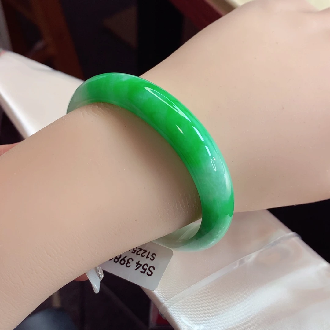 未镶嵌手镯翡翠54贵妃辣阳绿 部分底子粗（31号）