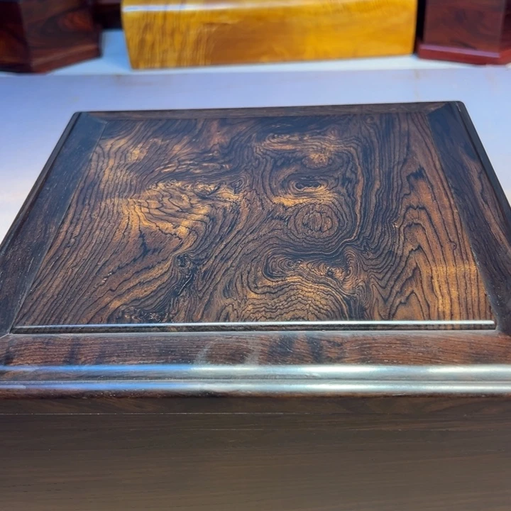 中***香机关盒。