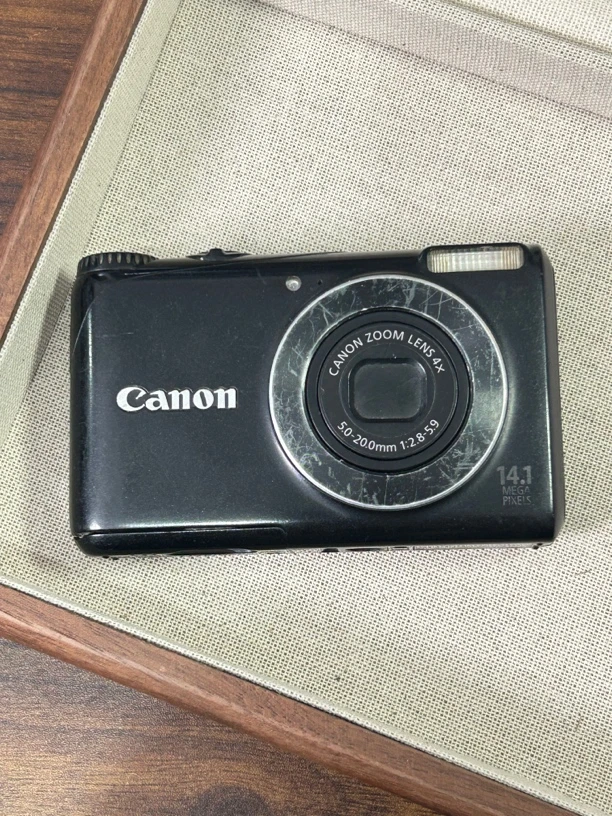 9新 Canon/佳能 a2200 黑色 屏幕划痕明显 ccd数码相机