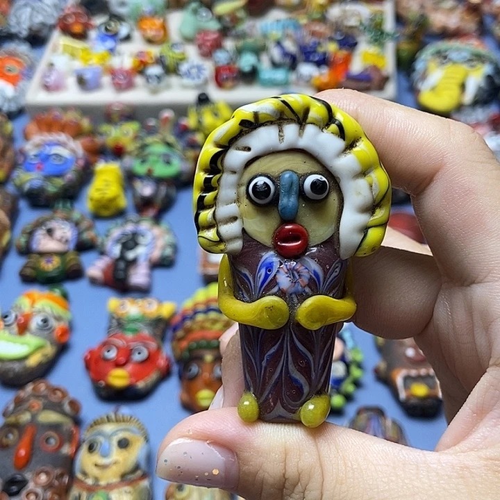 琉璃颈饰太阳帽小女孩024