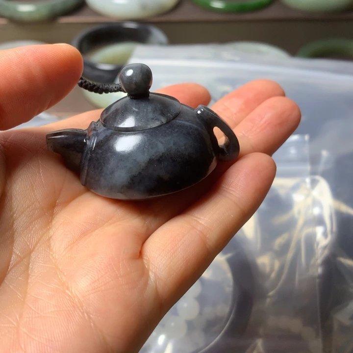 虞***吖和田玉（墨玉）未镶嵌手镯