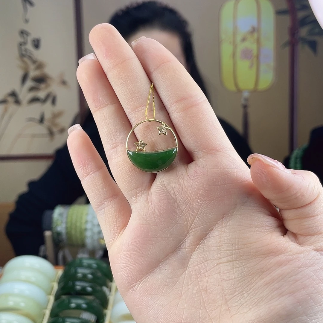 和田玉18K金镶嵌颈饰