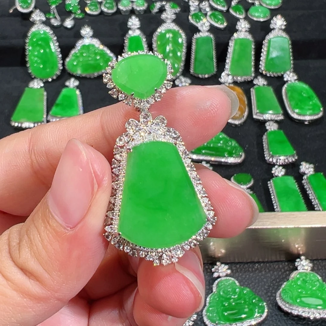 【闪购商品】翡翠吊坠(不含链)18K金镶嵌