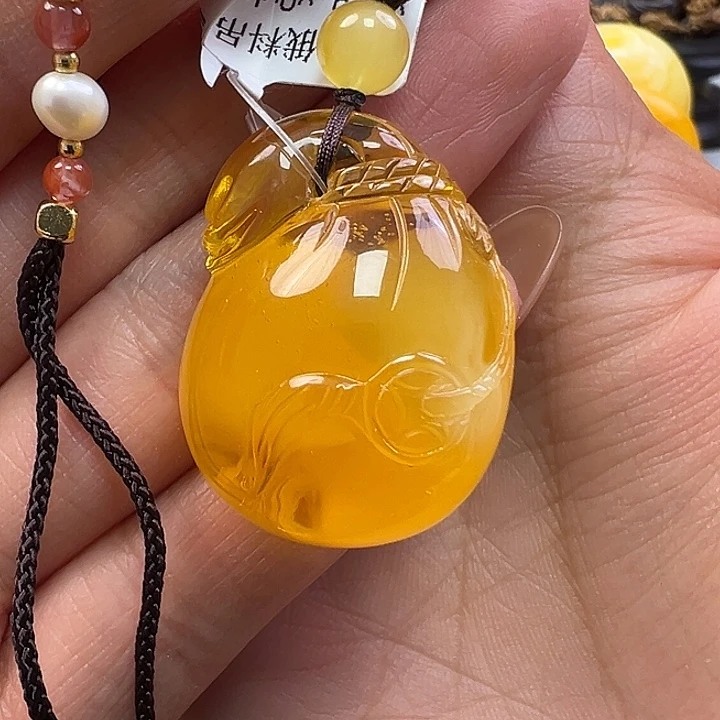 蜜蜡未镶嵌珠宝奇石