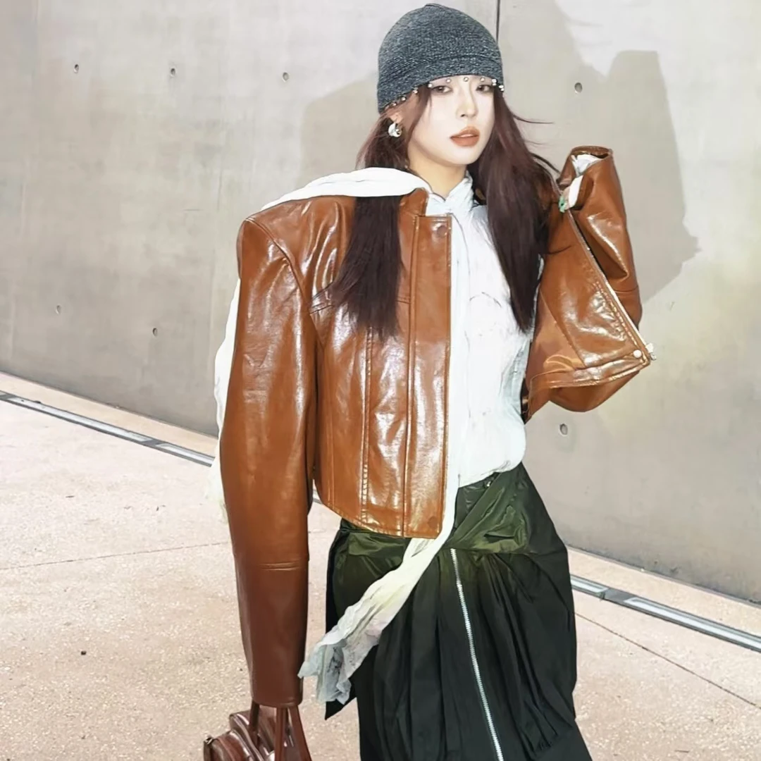 “在日落前出逃”机车短皮衣