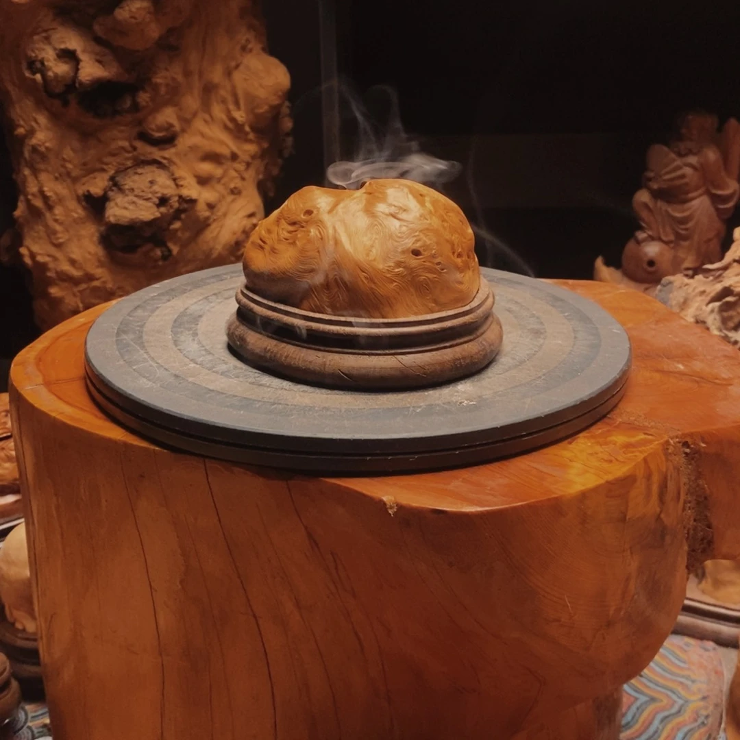 *****荔枝木随形香炉一个