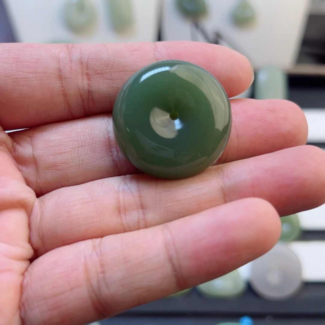 吊坠(赠链)未镶嵌和田玉666