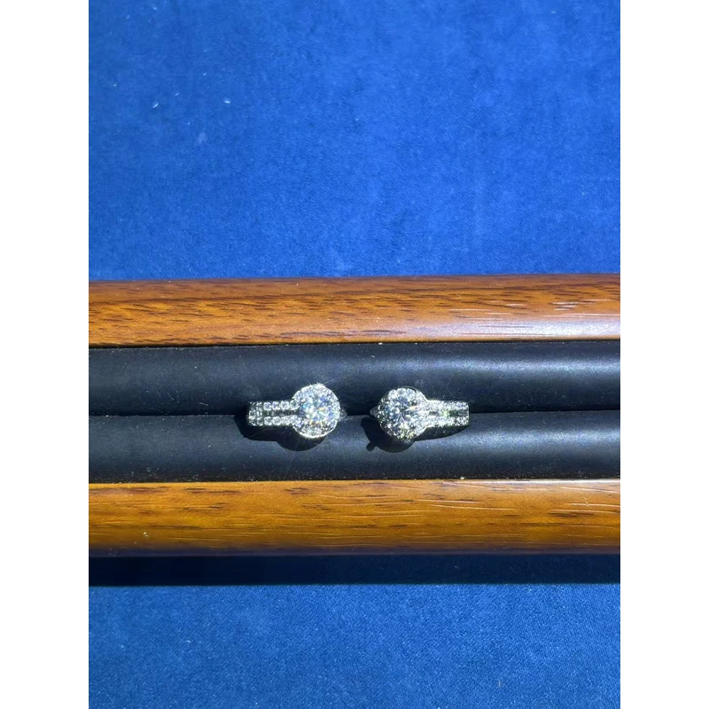 a1922白色双排圆包耳扣多样性发货