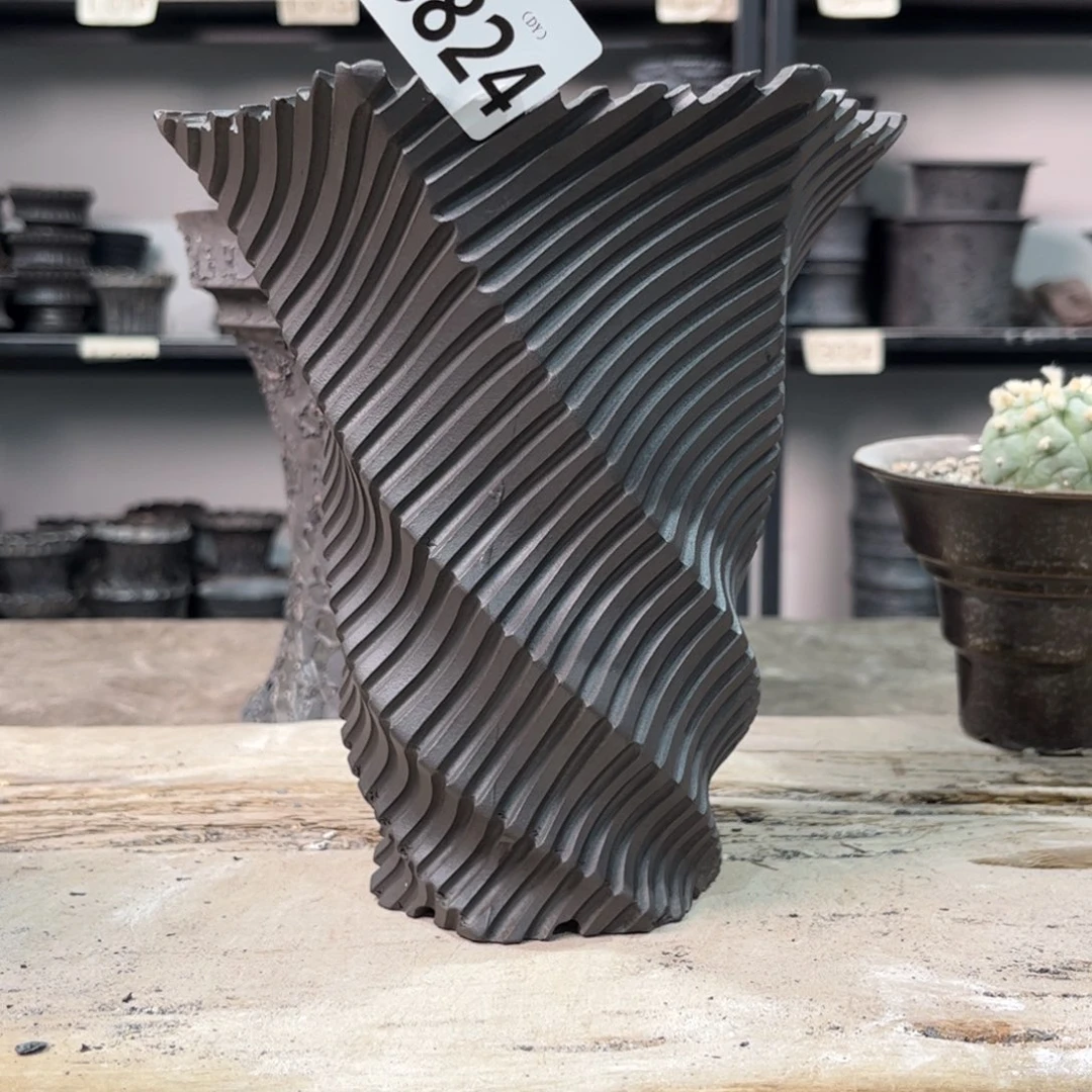 繁***心陶内口13.5高17.5瑕疵才vv