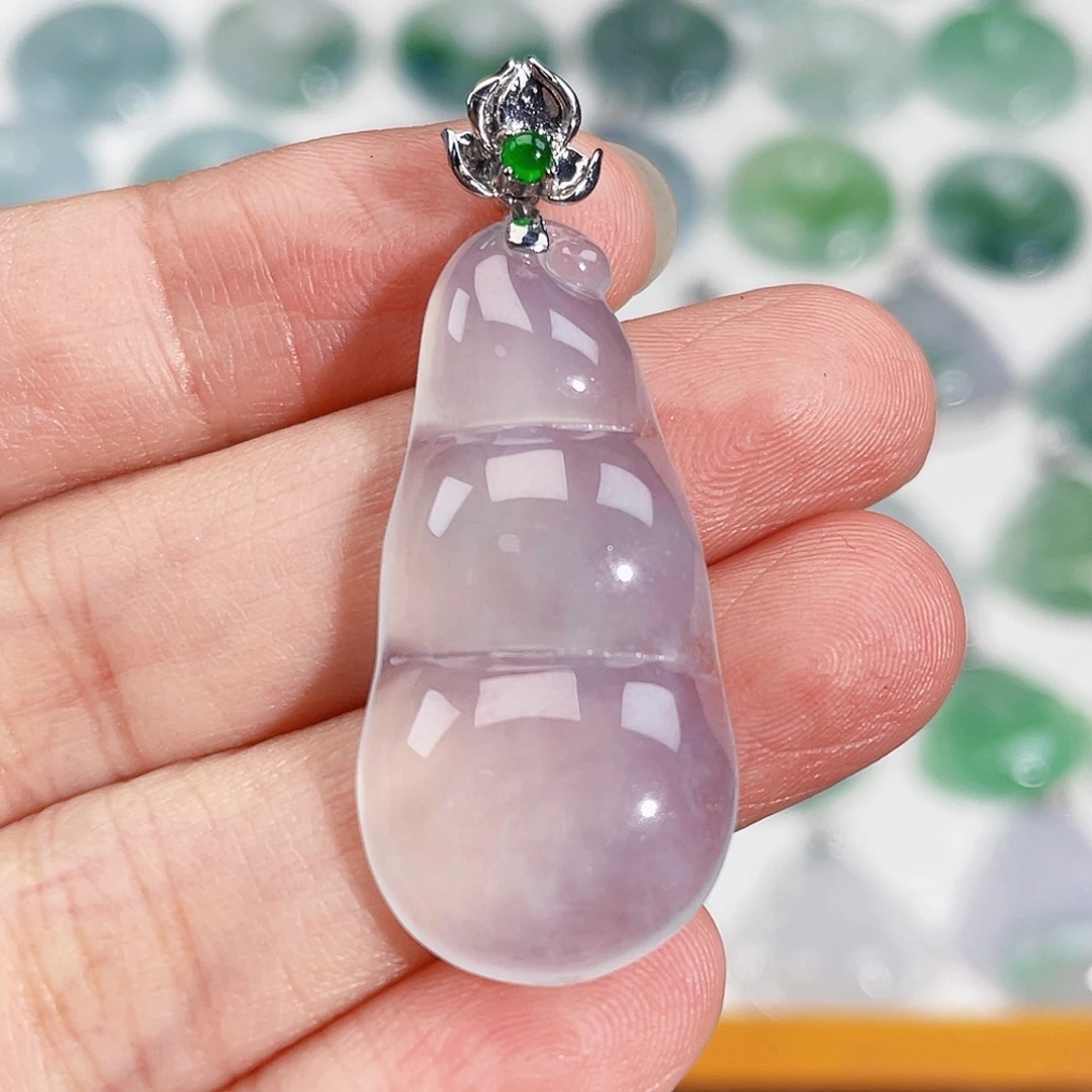 颈饰18K金镶嵌翡翠吊坠