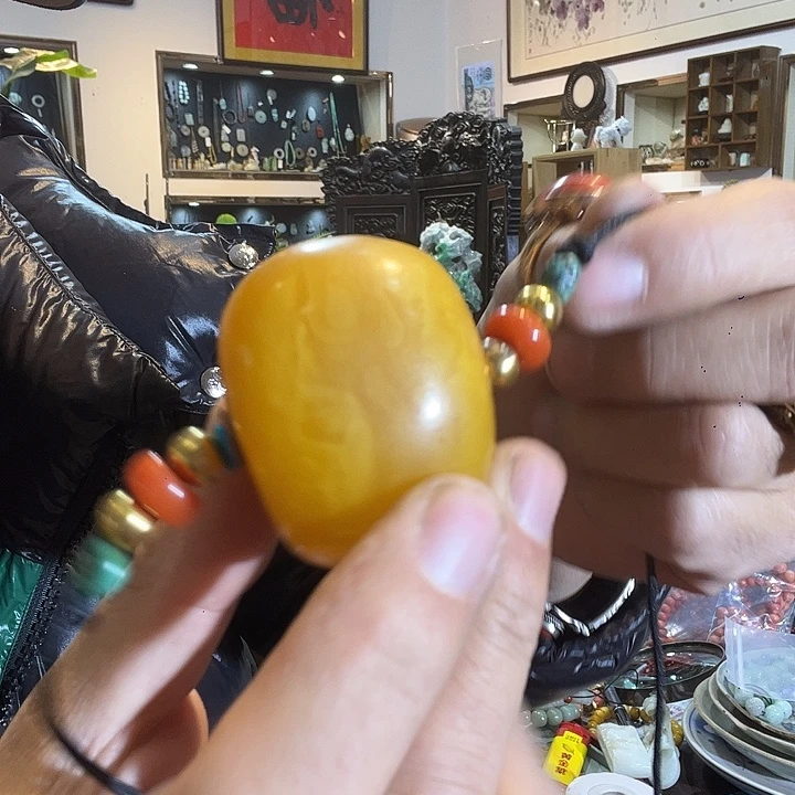 琥珀未镶嵌颈饰蜜蜡吊坠项链搭配独家