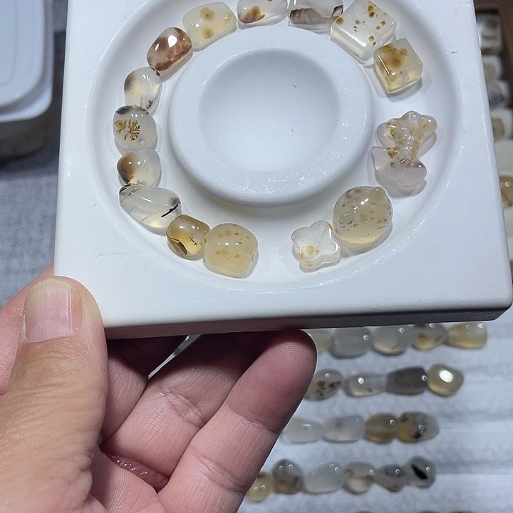 玛瑙/玉髓合金颈饰