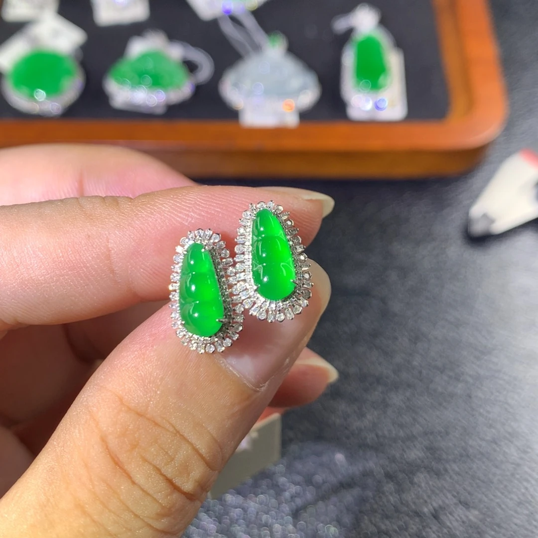 18K金镶嵌翡翠耳饰翡翠