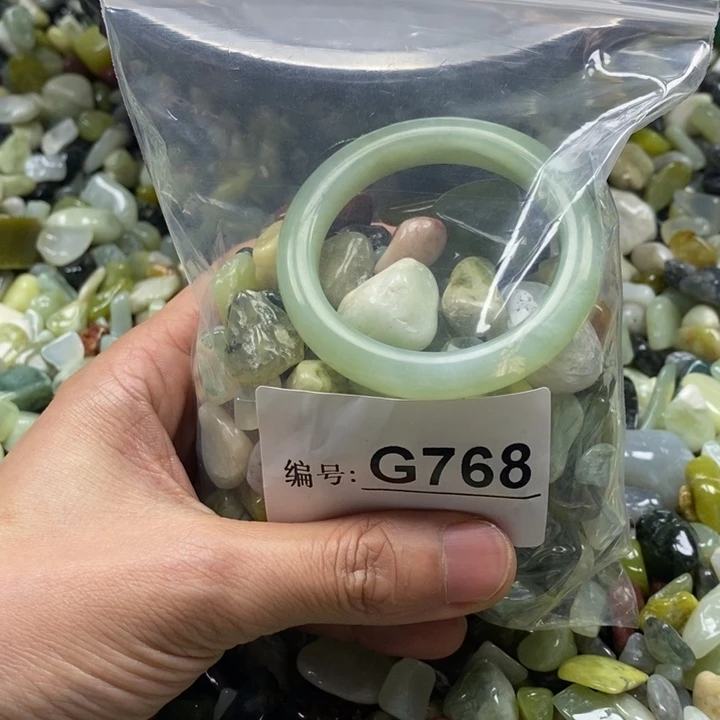 蛇纹石玉鱼缸石未镶嵌