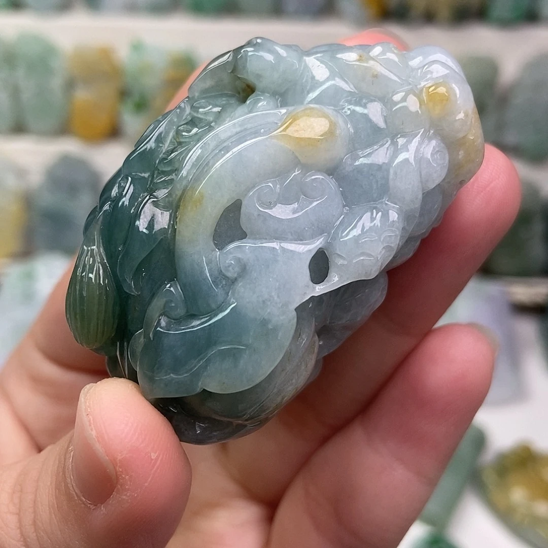 翡翠未镶嵌吊坠(赠链)口含珠