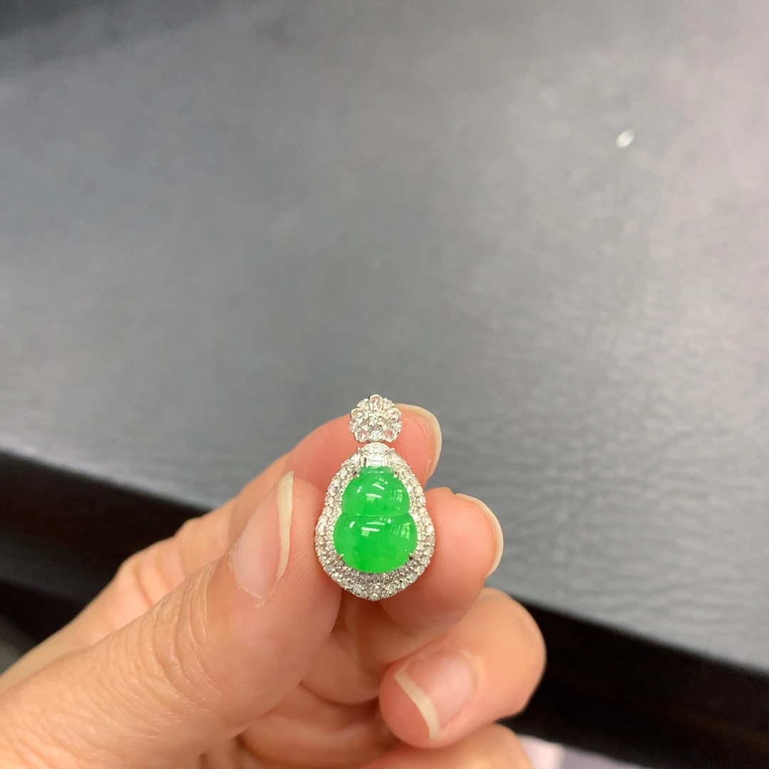 吊坠(不含链)18K金镶嵌翡翠