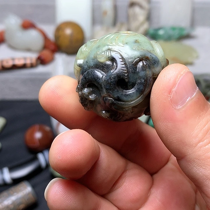 和田玉挂件未镶嵌龙*