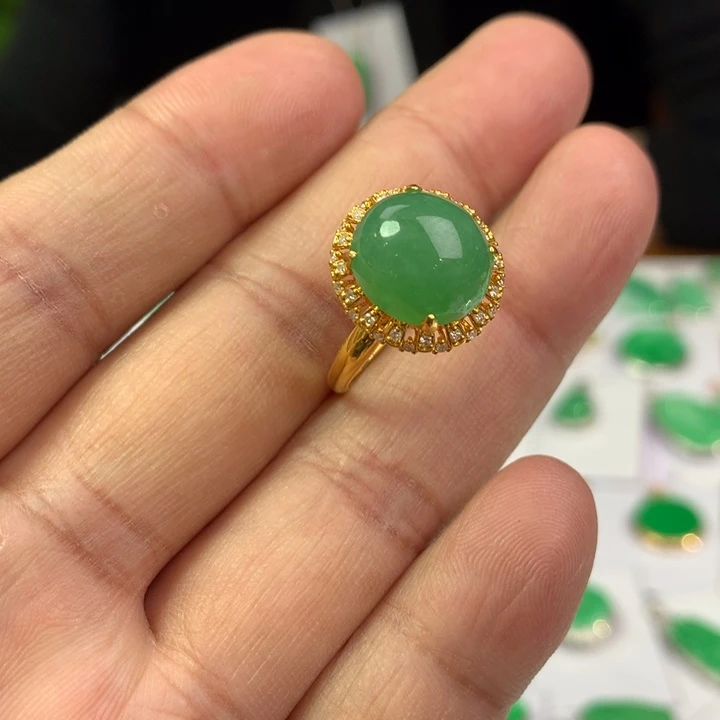 翡翠18K金镶嵌颈饰翡翠戒指