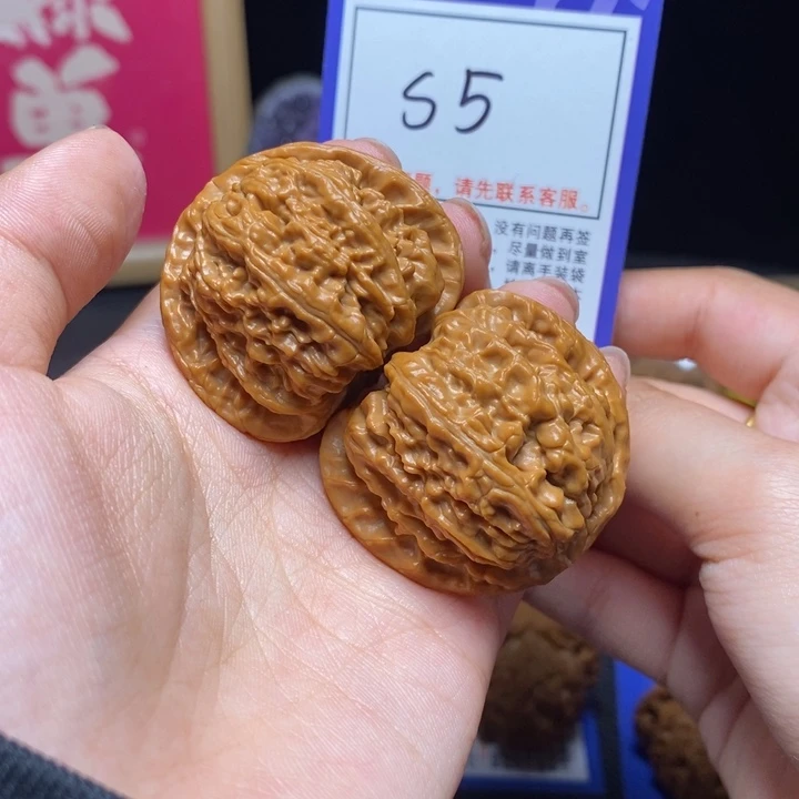 文玩核桃吊坠40全品白狮子s5