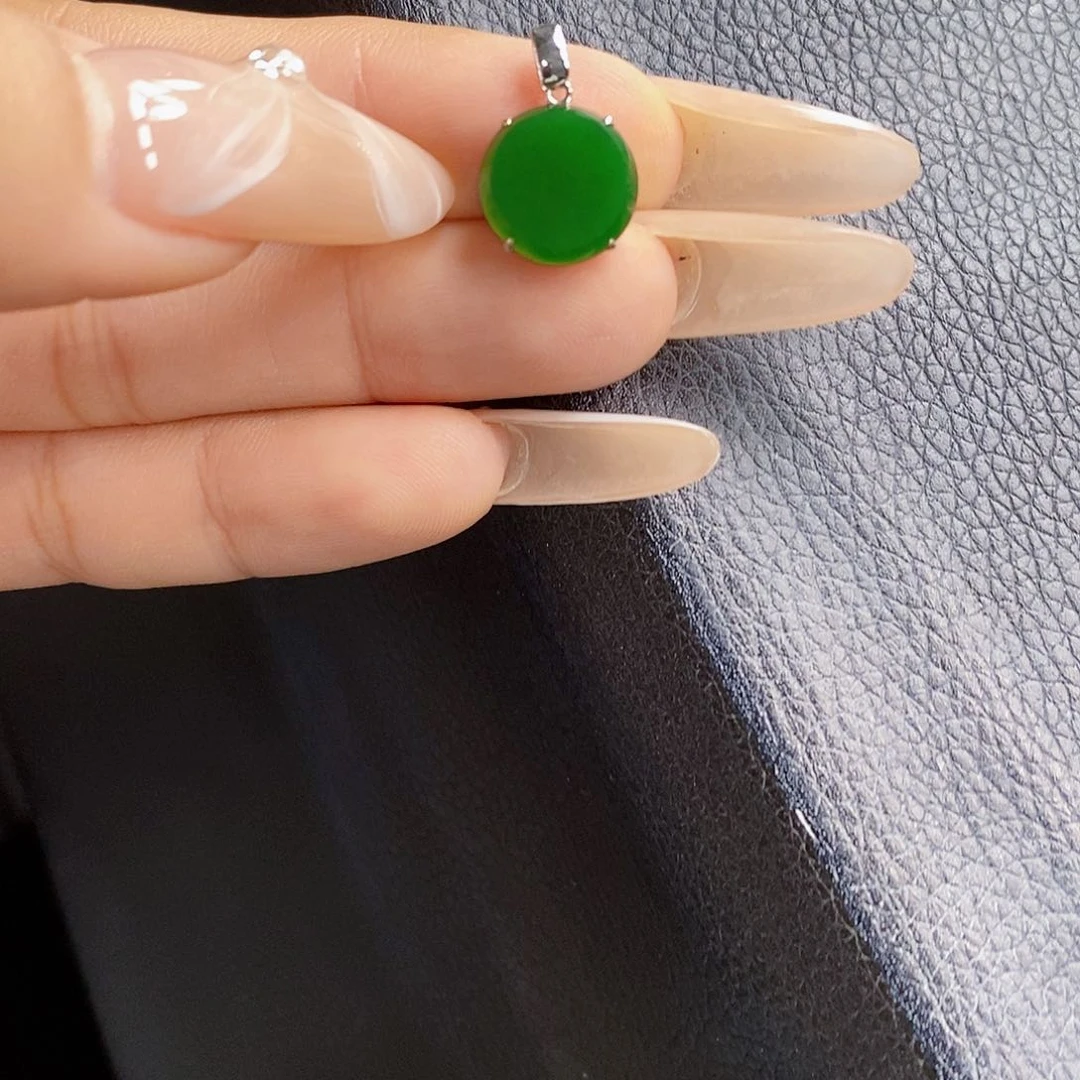 慧***姐翡翠18K金镶嵌颈饰翡翠