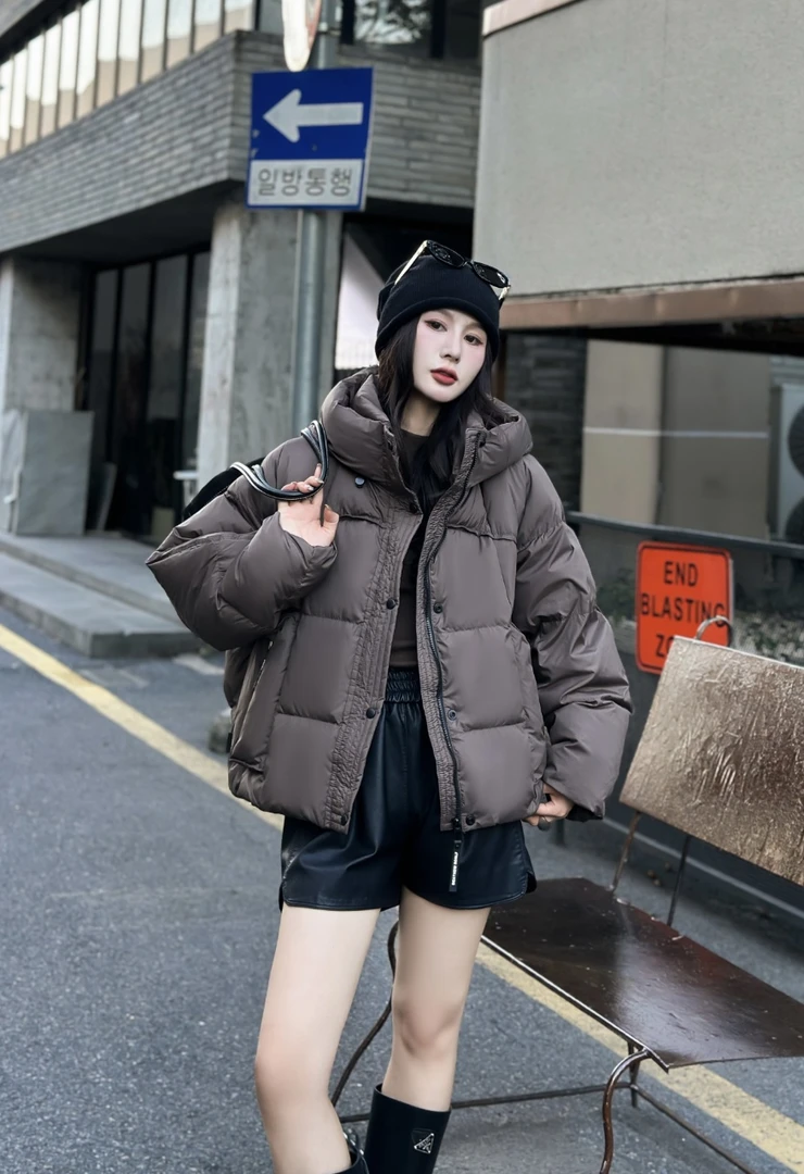 新款上新短款泡芙羽绒服小个子冬季加厚新款显瘦白鸭绒面包服