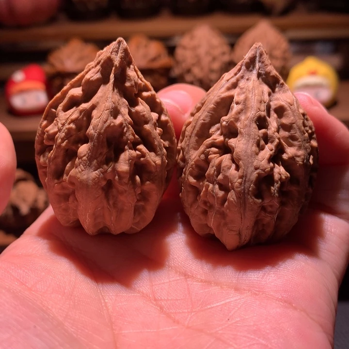 文玩核桃吊坠楸玥核53