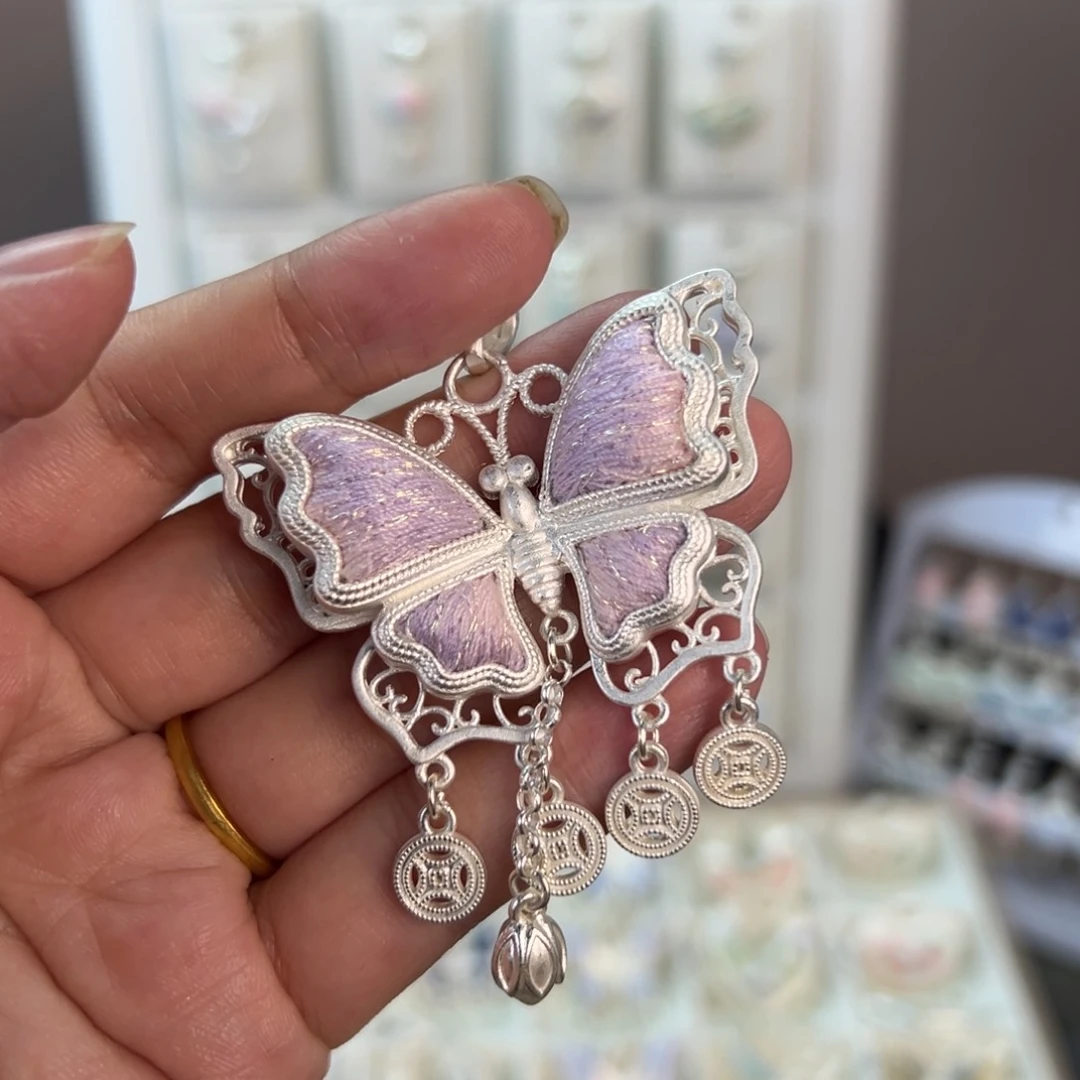 布艺合金蝴蝶大吊坠