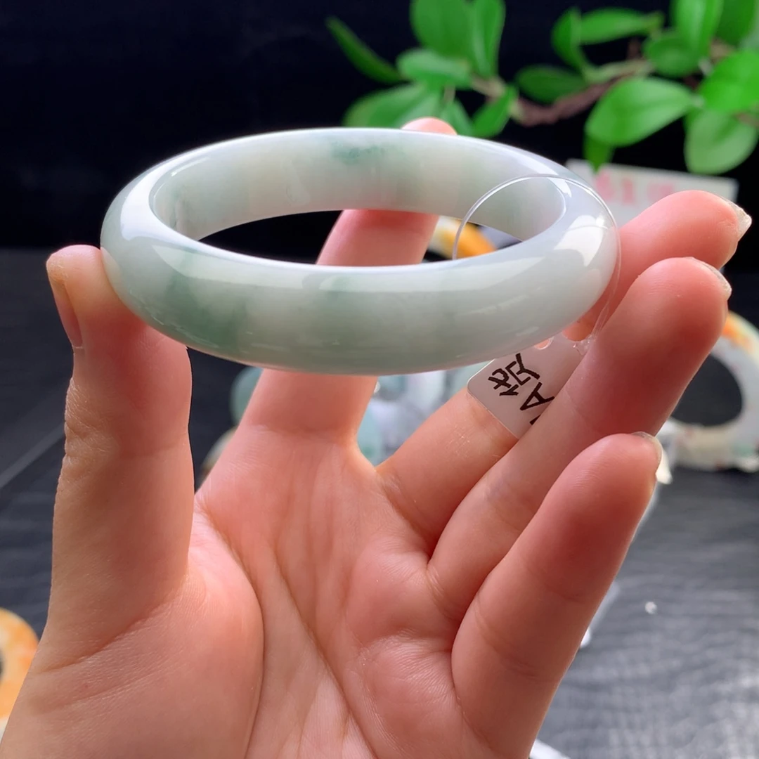 定制翡翠未镶嵌手镯