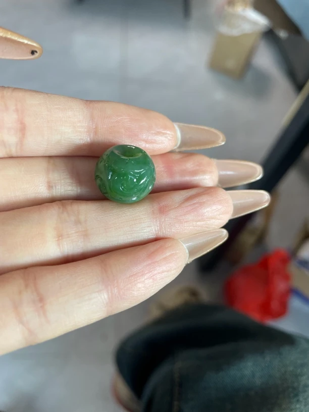 和田玉碧玉桶珠吊坠