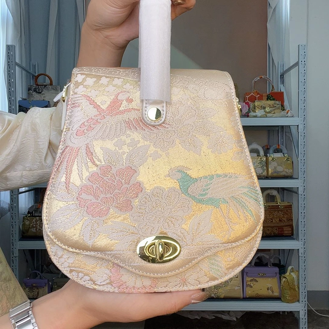 织物桑蚕丝非遗唐锦琵琶包