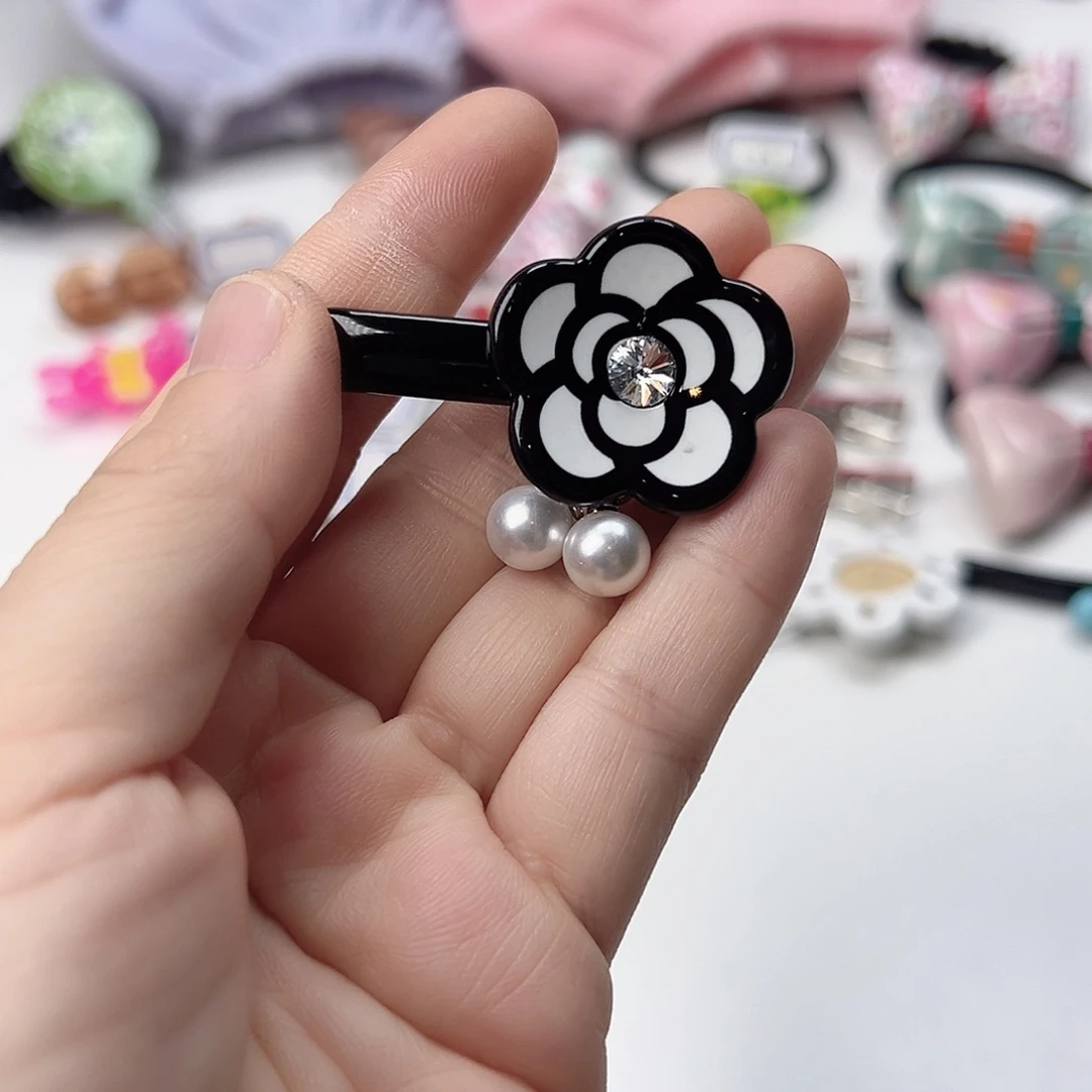 韩国儿童扣夹山茶花