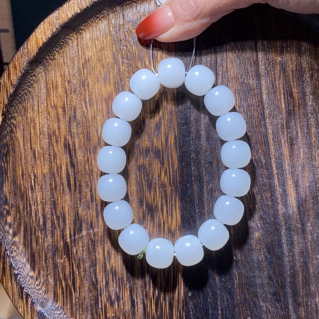 和田玉手串未镶嵌1****8卡13老型