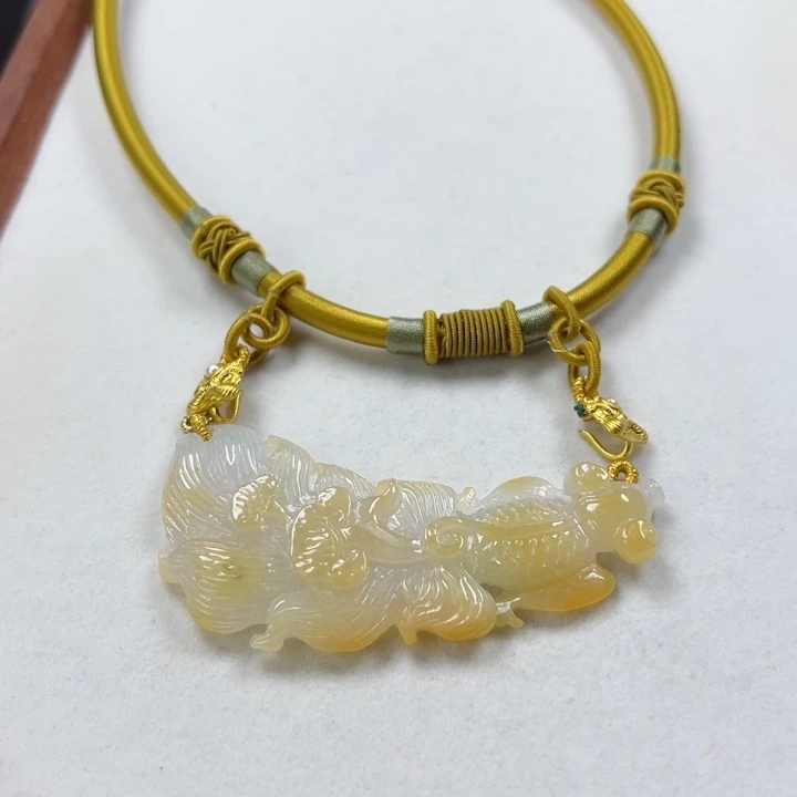 颈饰未镶嵌翡翠吊坠